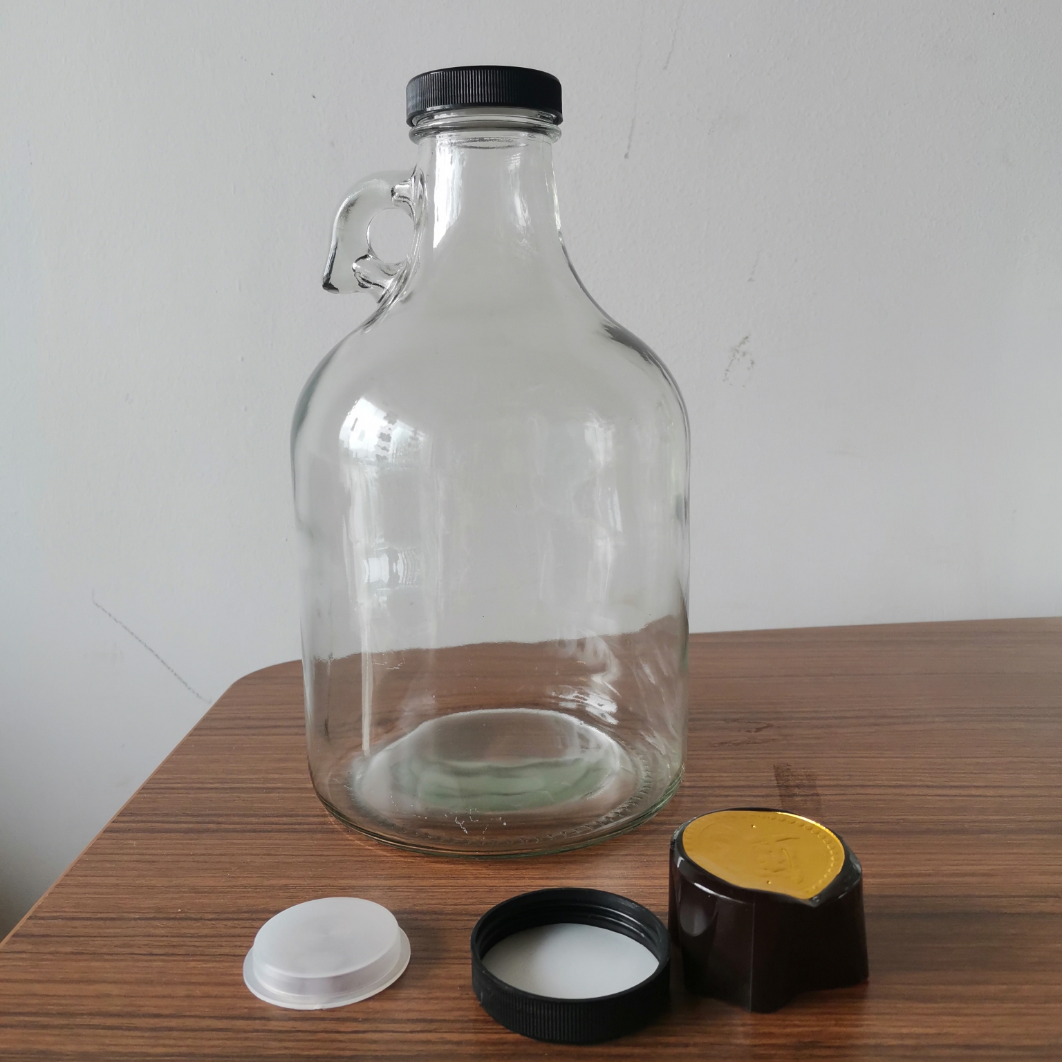 Thickened wine bottle glass bottle stainless steel lid