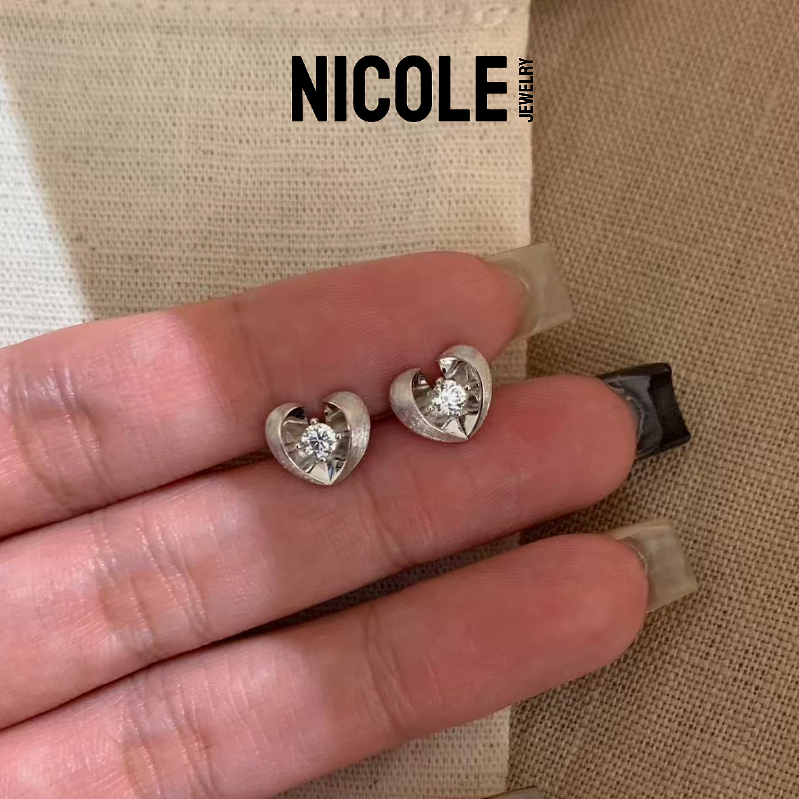 Nicole Jewelry纯银拉丝爱心耳环女气质轻奢小众设计感悬浮耳钉,淘宝优惠券,粉丝福利购,淘宝优惠卷