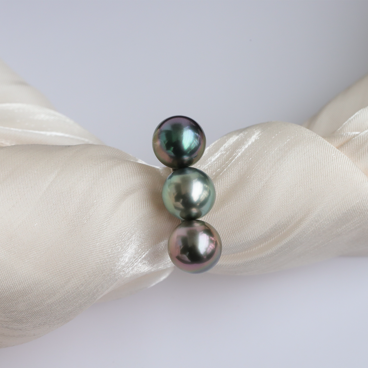 Colorful Tahitian balance beam ring
