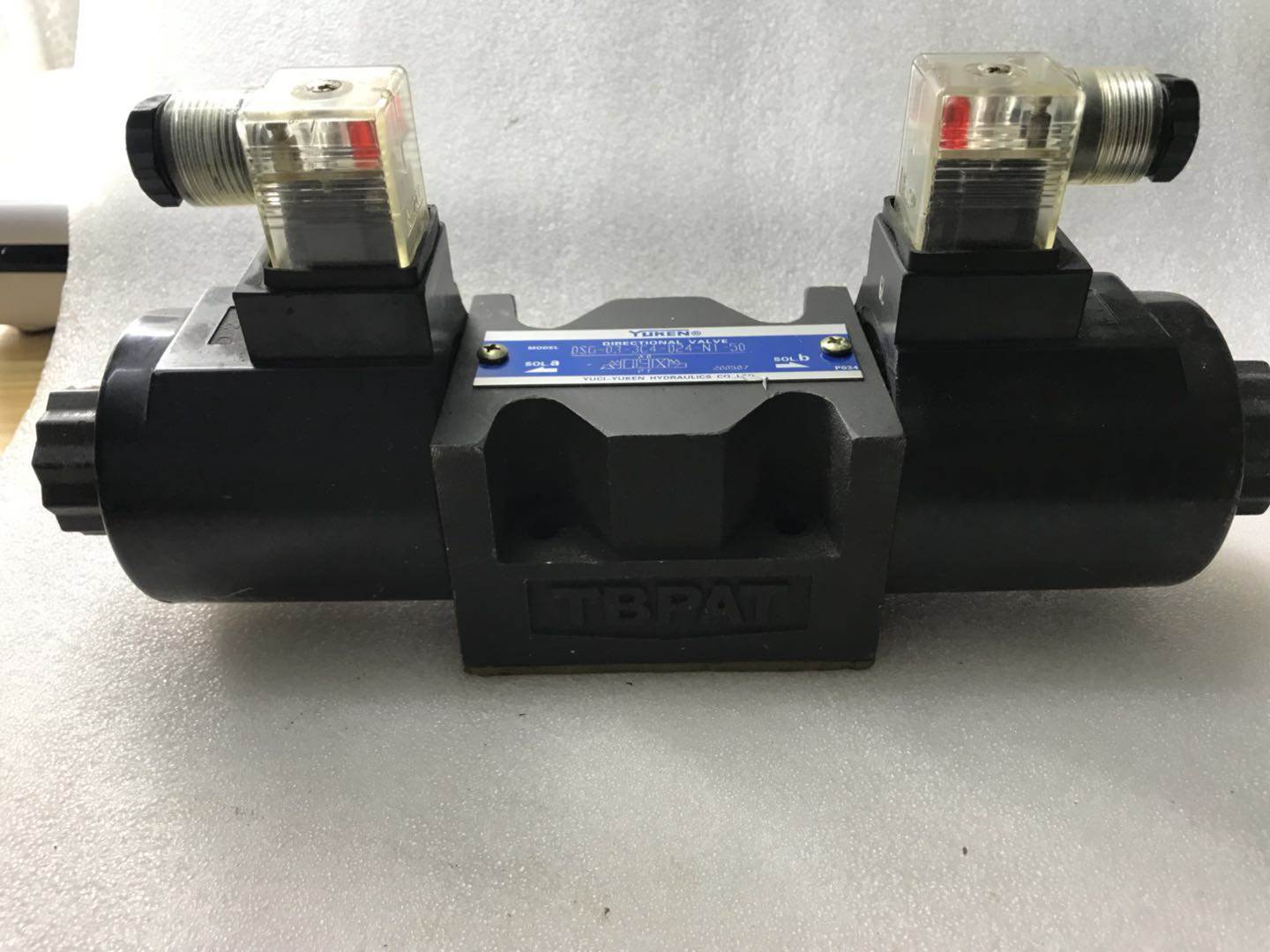 YUCI-YUKEN DIRECTIONAL VALVE DSG-03-3C4-D24-N1-50 - 图1