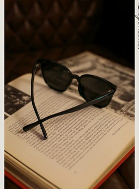 H.D.H.Q【Buyer series】买手系列-VIFIACION超大黑超墨镜