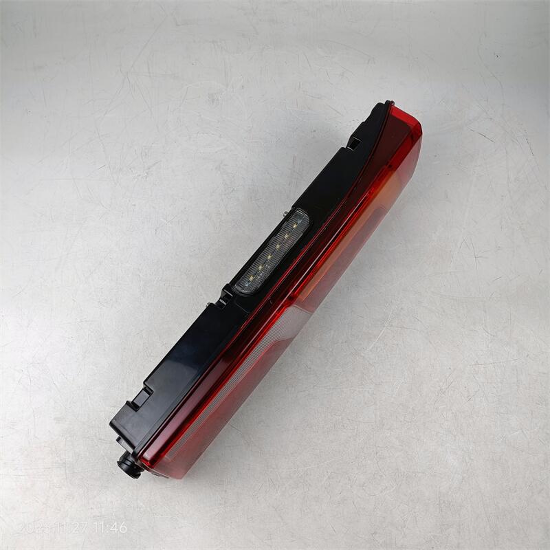 适配陕汽重卡德龙M3000S后尾灯X5000刹车灯X6000倒车灯全LED尾灯 - 图0