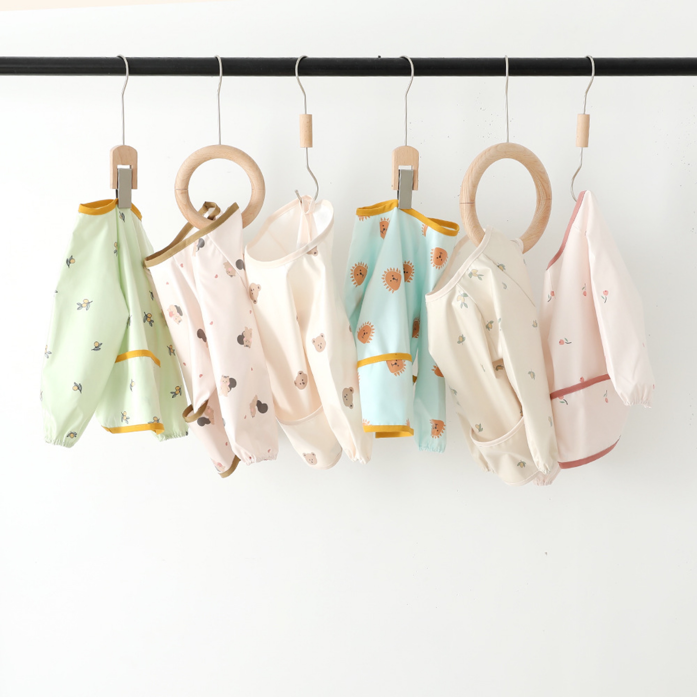 Korean children's eating smock full body waterproof reverse dressing baby eating bib 1-3 years old baby food supplement