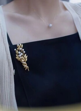 内有24款胸针，淡水真珍珠多珠羽毛女新款时尚金银色送礼