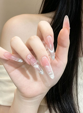 裸粉穿戴甲银碎钻法式温柔美甲