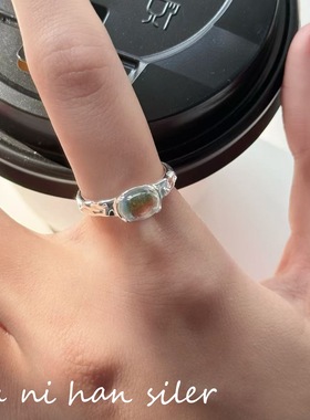 镶嵌七彩绚丽宝石戒指纯银冷淡风