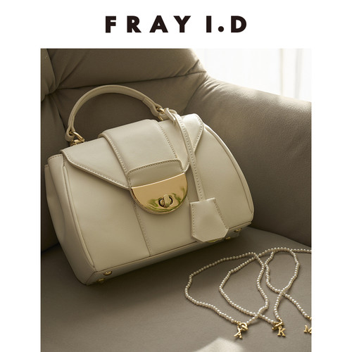 FRAY I.D2025春夏新品优雅时尚方形仿皮搭扣手提单肩包FWGB251310 - 图1