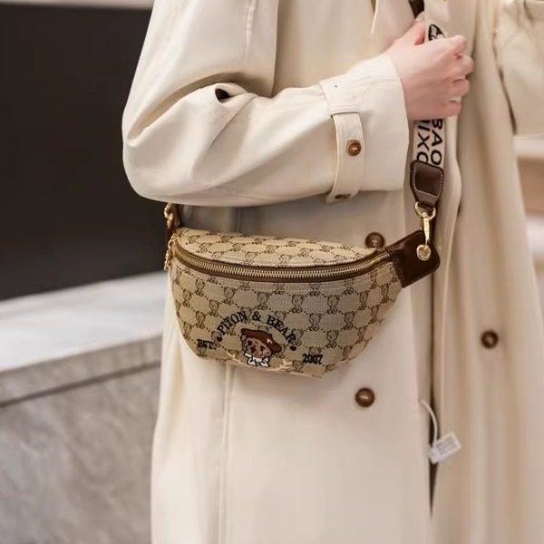 2025新款胸包女小众设计百搭洋气帆布背包宽肩带单肩斜跨包小包包,淘宝优惠券,粉丝福利购,淘宝优惠卷