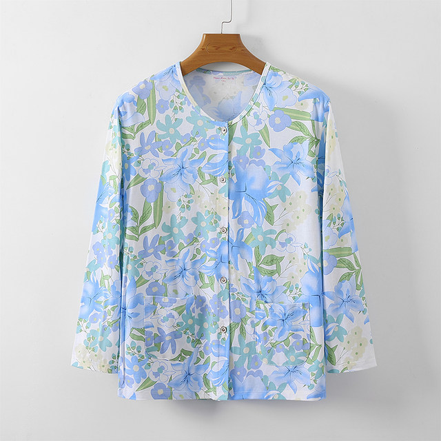 ຊຸດນອນທີ່ມີກະໂປງ cardigan ສໍາລັບແມ່ຍິງໄວກາງຄົນແລະຜູ້ສູງອາຍຸ