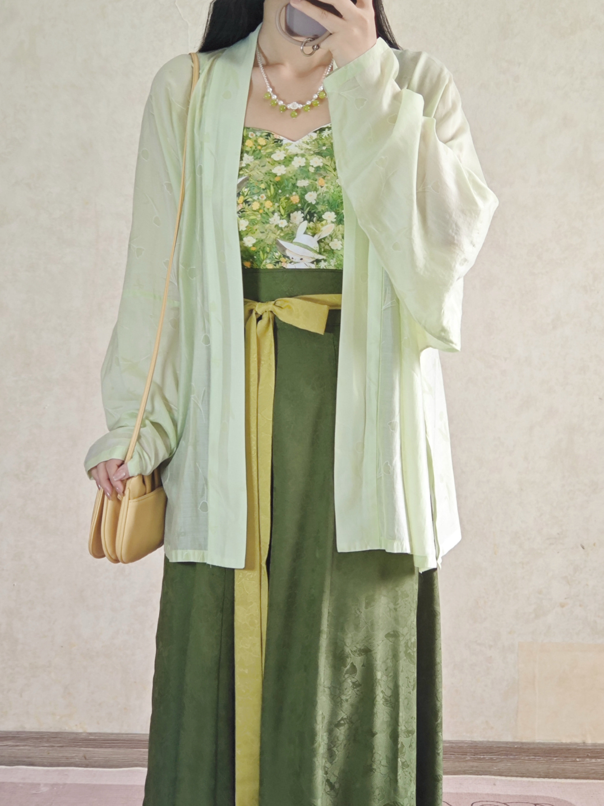 【爱丽丝兔】现货汉服花瓣领吊带透气上衣内搭背心飞机袖旋裙套装,淘宝优惠券,粉丝福利购,淘宝优惠卷