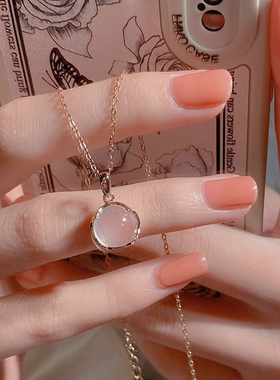 轻奢设计感粉玉髓锁骨链