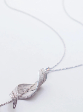 【扭纹珍珠】小众设计简约银色花丝清冷感项链通勤百搭高级感颈饰