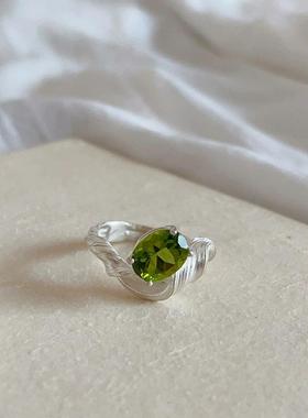 2024新款橄榄石戒指女小众简约中式几何造型镶嵌祖母绿开口指环