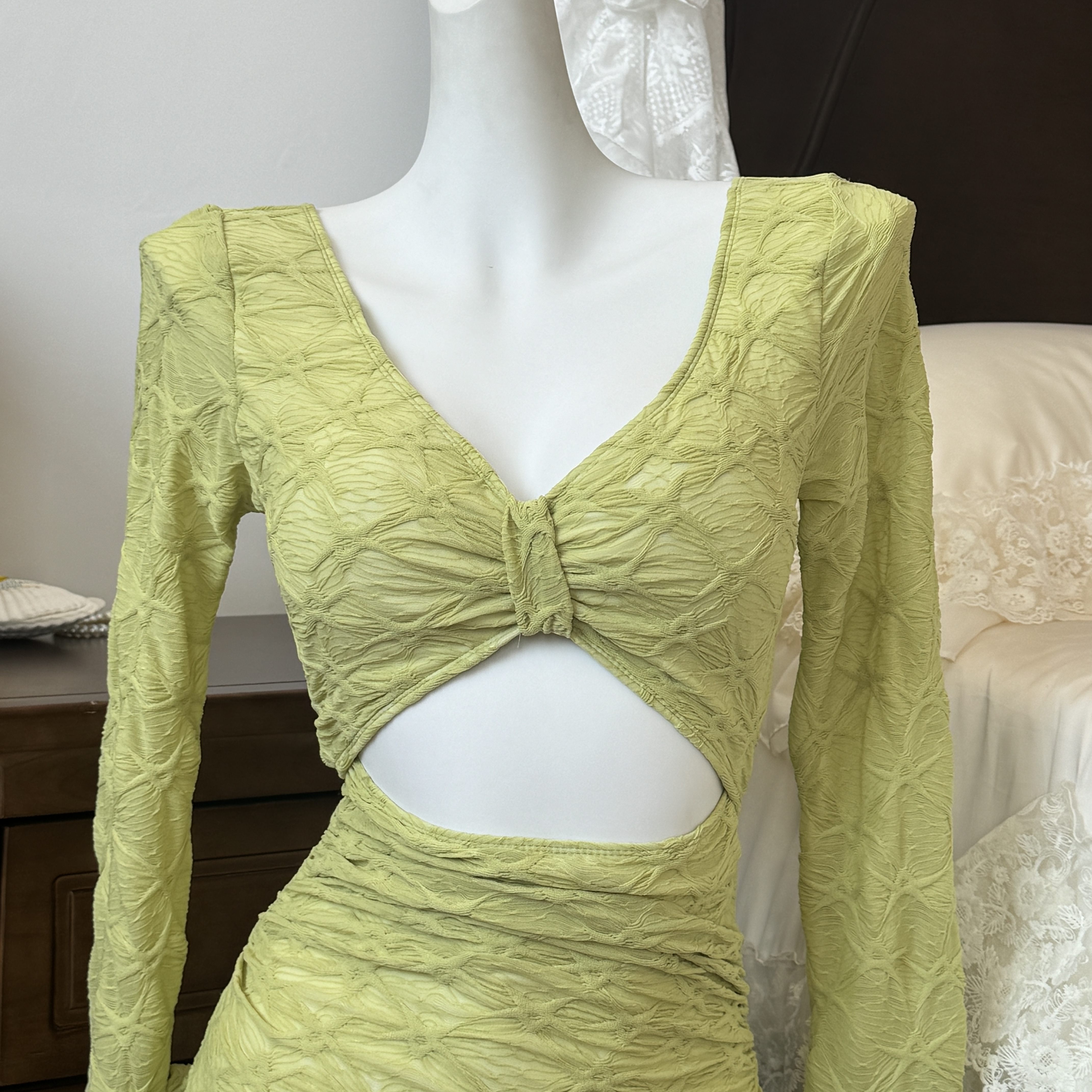 【青苹果】新款清新显白连体泳衣两件套长袖镂空温泉海边度假5146 - 图2