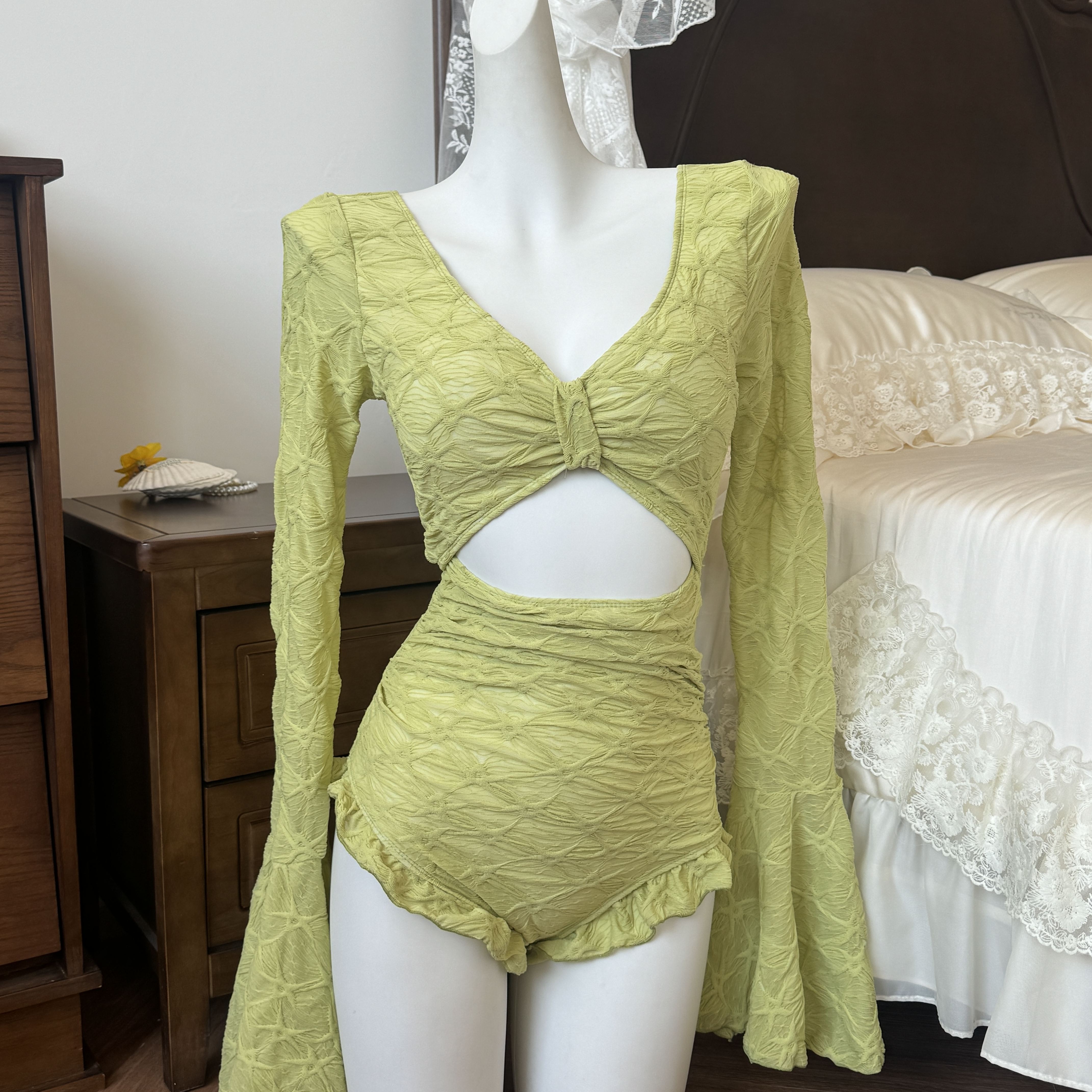 【青苹果】新款清新显白连体泳衣两件套长袖镂空温泉海边度假5146 - 图0