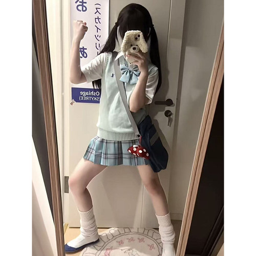 JK制服日系学院小个子纯色针织开衫背心马甲叠穿毛衣无袖百搭上衣 - 图3