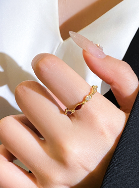 金色菱格锆石戒指轻奢高级感指环