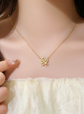金色锤纹花朵锆石项链高级感轻奢