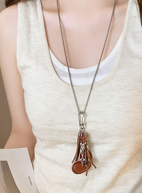 咖色皮质爱心星星吊坠项链毛衣链