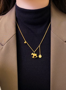 金小马钱币吊坠项链高级感毛衣链