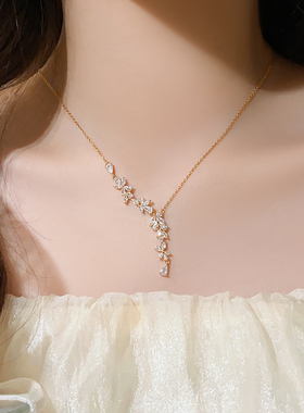 金色满钻花朵吊坠项链高级感轻奢