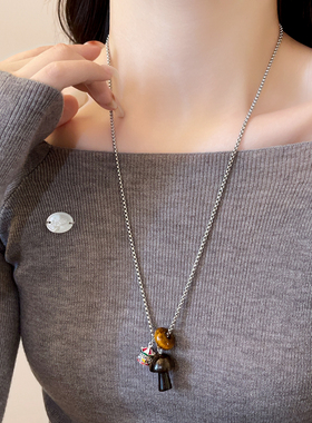 棕色蘑菇旋转木马吊坠项链毛衣链