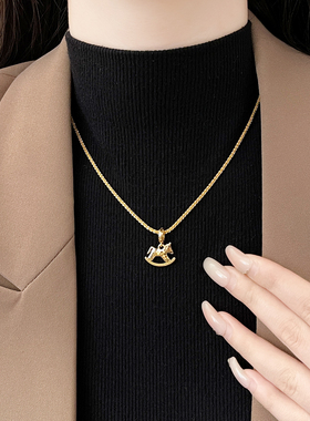 金色碎碎冰小马吊坠毛衣项链配饰