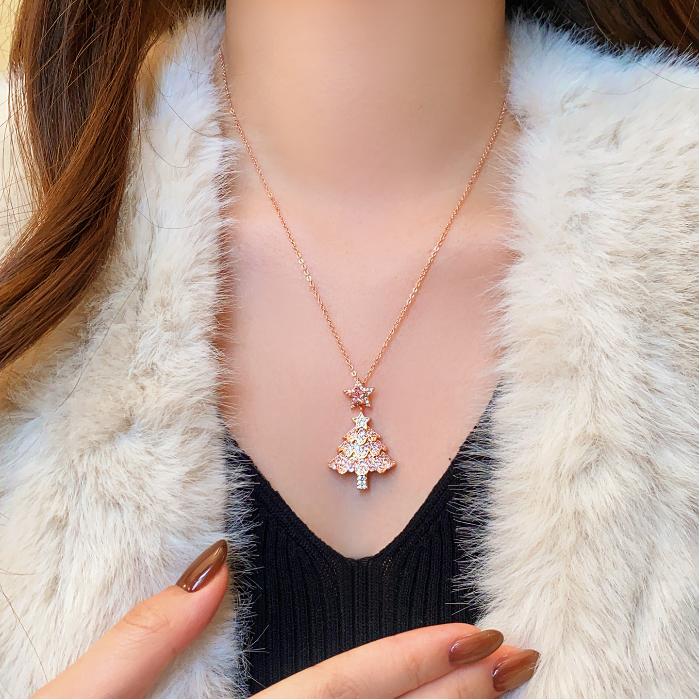 圣诞节粉色锆石树吊坠项链女秋冬配饰品轻奢高级感毛衣链2025新款,淘宝优惠券,粉丝福利购,淘宝优惠卷