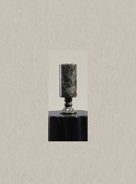 墨色林莽中古风大理石花艺设计师