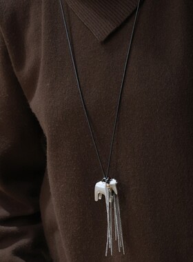 复古时尚简约小马吊坠项链甜美可爱休闲百搭毛衣链设计感小众项饰