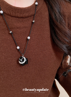 卡通树脂小猫珍珠项链童趣可爱轻奢高级感毛衣链设计感小众颈链女