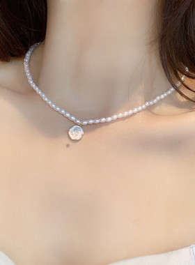 气质款复古花朵珍珠项链