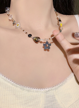 夏季爱心项链女2025年新款轻奢小众设计高级感卫衣链彩色串珠颈链