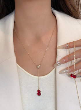 秋冬红色葫芦吊坠项链女2025新款长款毛衣链高级感轻奢新年配饰