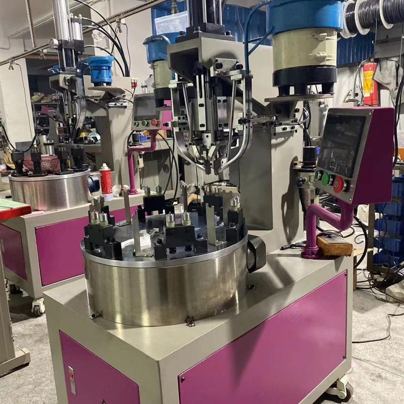 Fully automatic turntable riveting machine rivet case bag caster turntable pneumatic pressure 6-12 stations multi-functional flip riveting