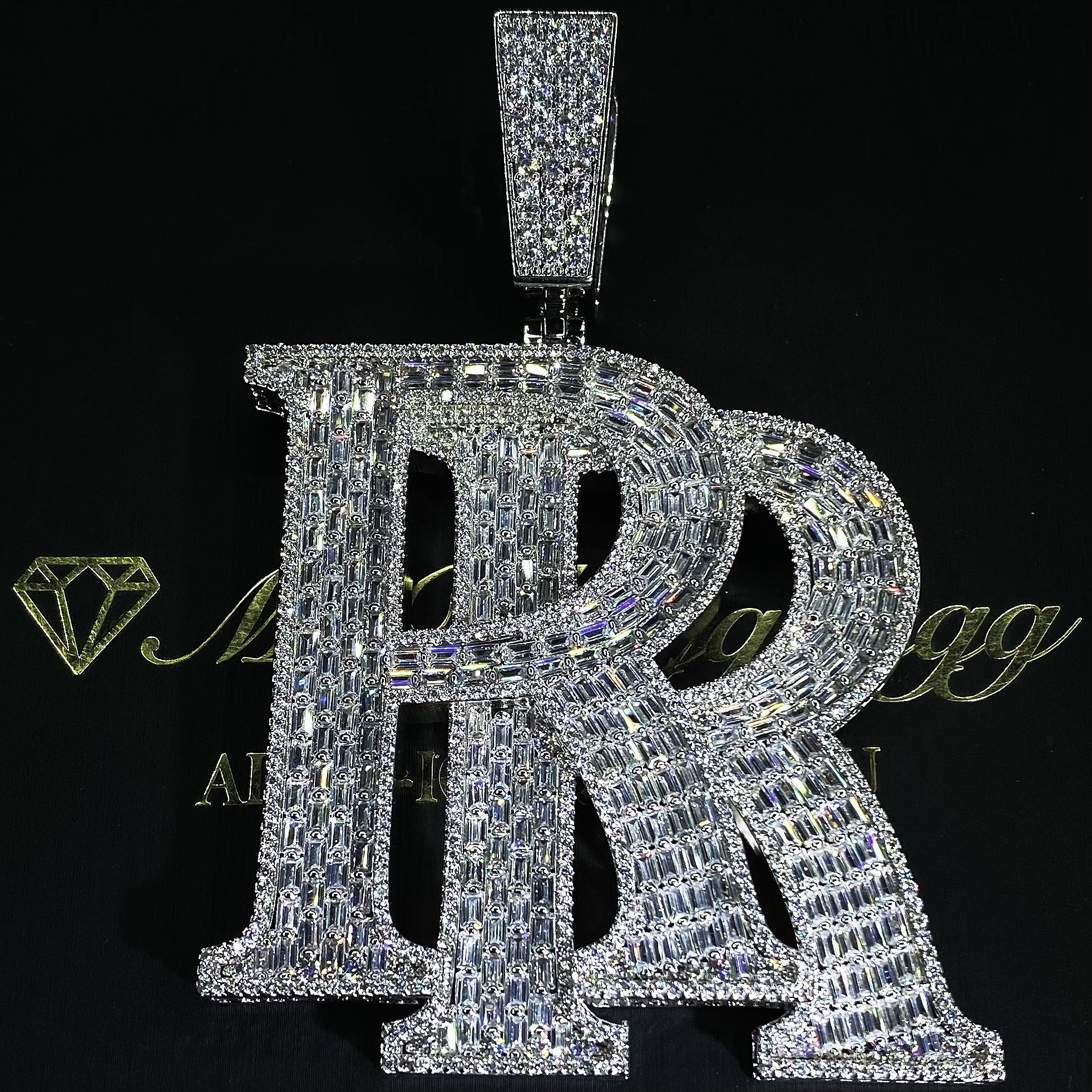 Mr.Blingggggg European and American hip-hop jewelry Roddy Ricch's same full diamond mixed inlaid double R pendant