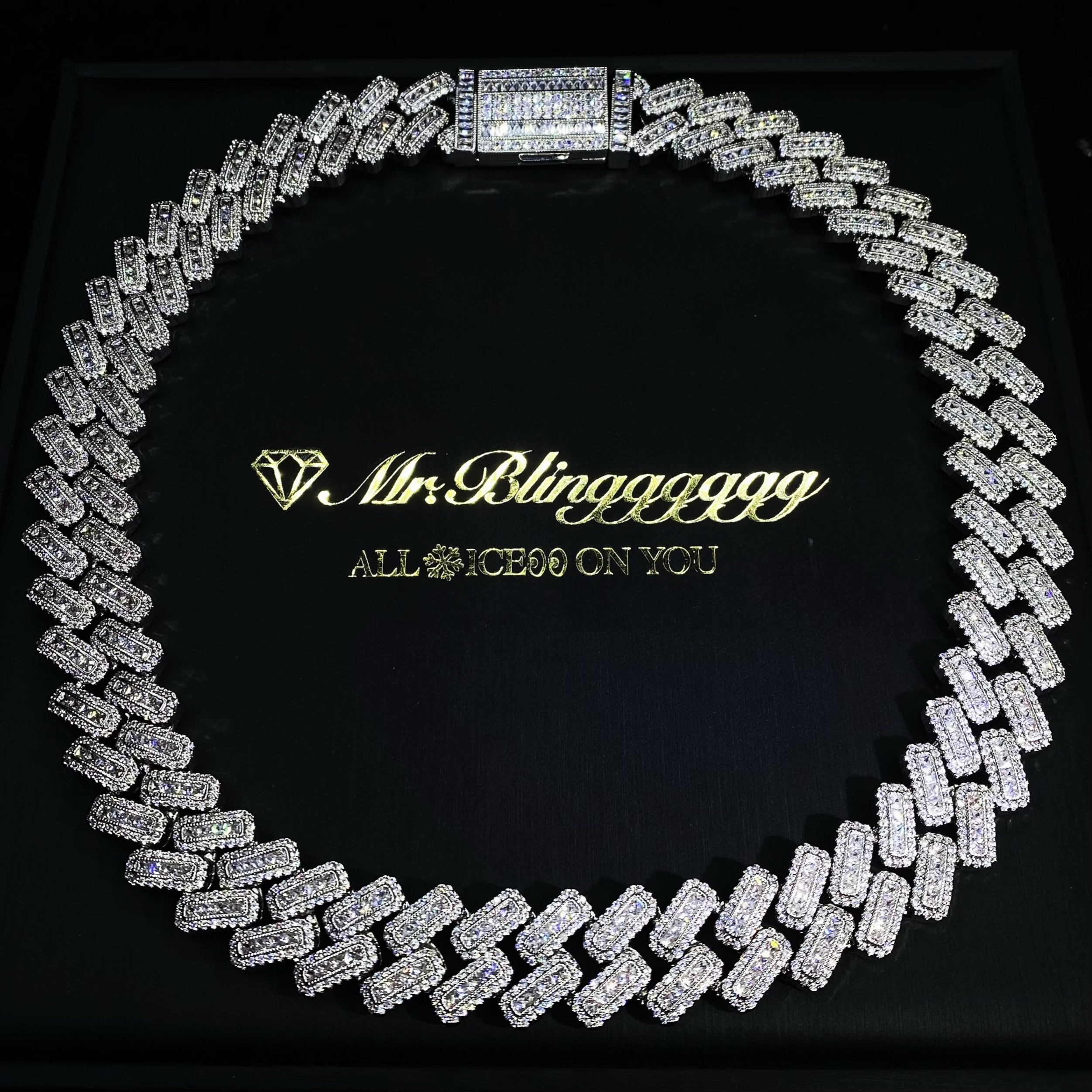 Mr.Blingggggg European and American hip-hop jewelry 20mm mixed inlay baguette diamond diamond heavy Cuban chain