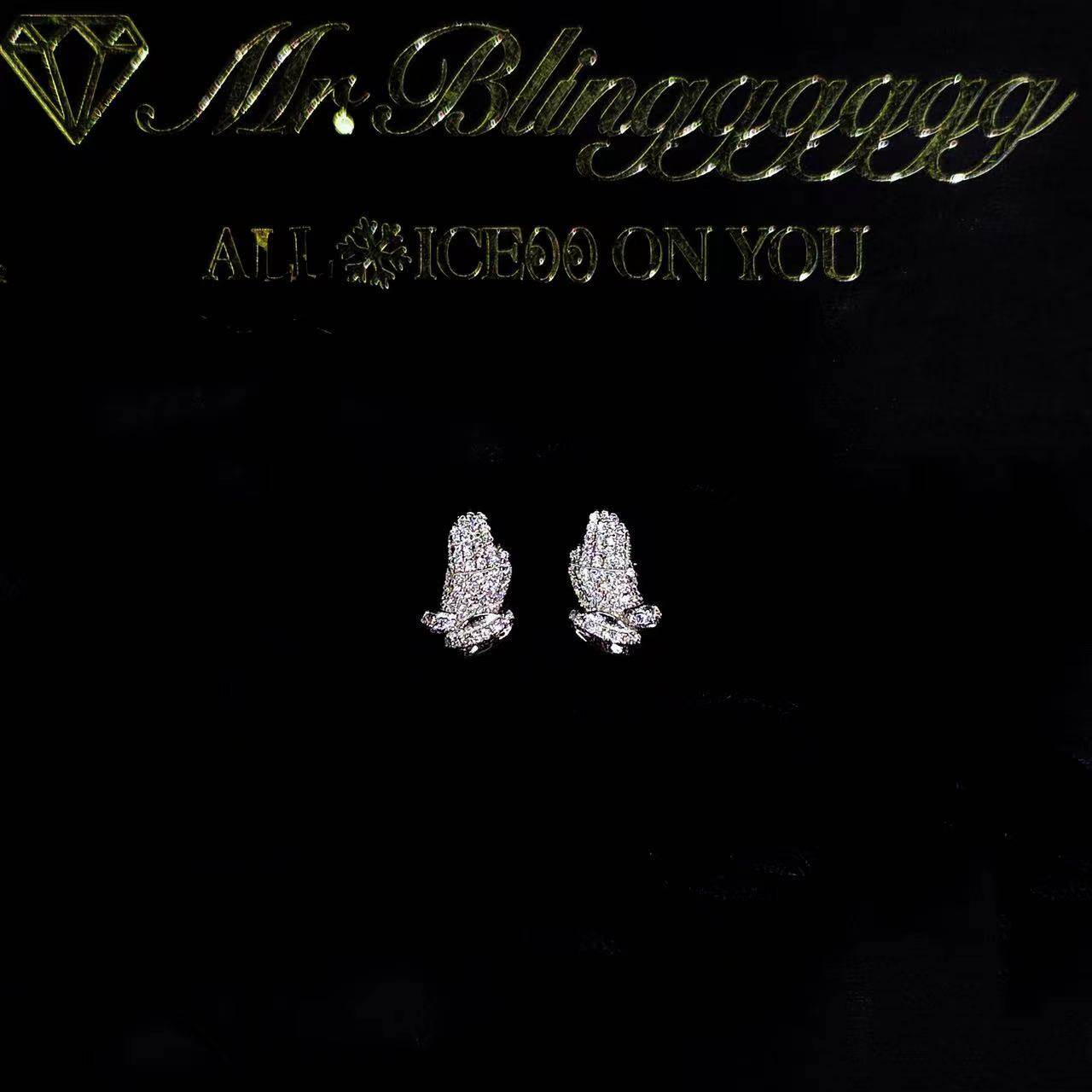 Mr.Blingggggg European and American hip-hop jewelry S925 silver moissanite old school prayer hand ear acupuncture