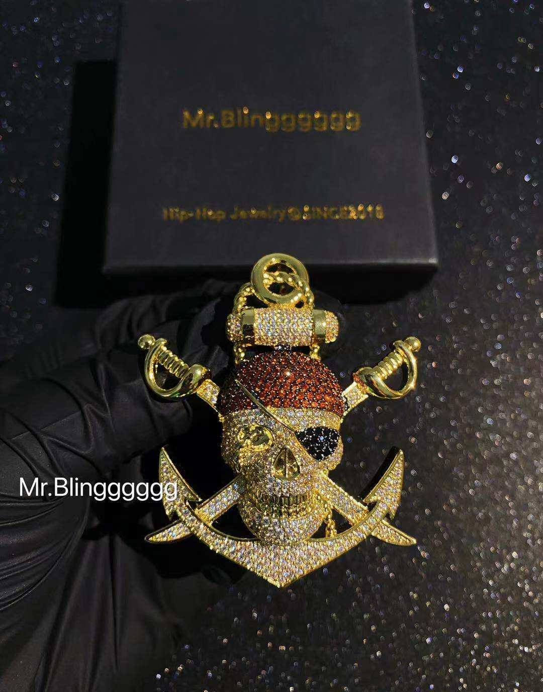 Mr.Blingggggg European and American hip-hop jewelry Pirates of the Caribbean movie skull hiphop pendant