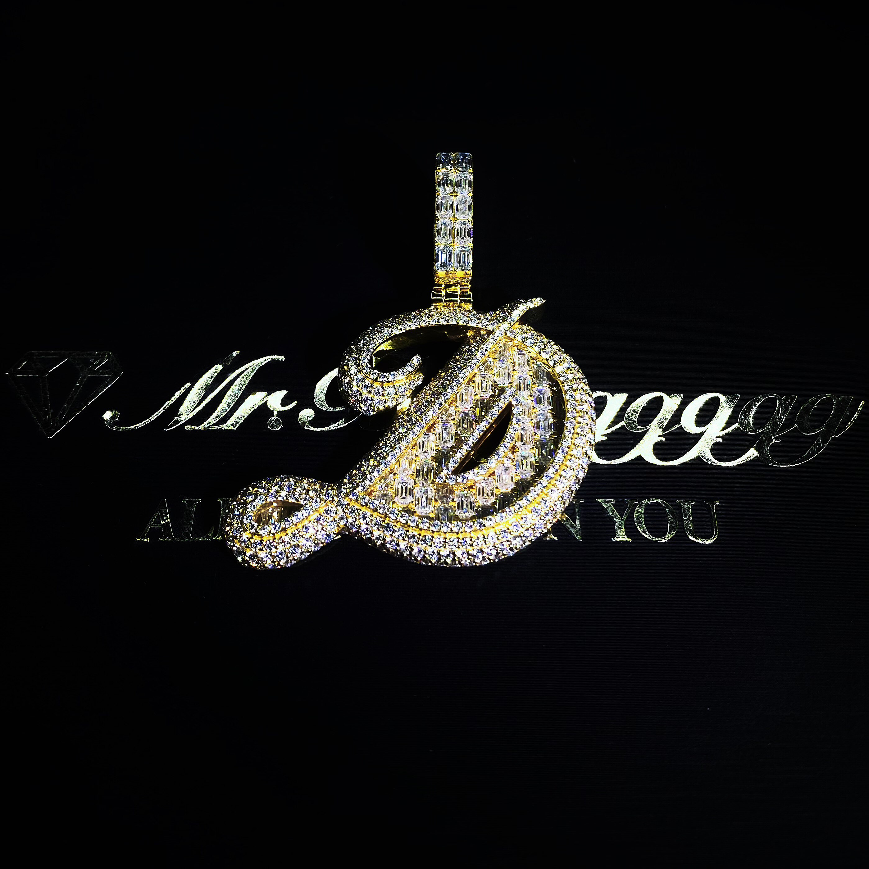 Mr.Blingggggg European and American hip-hop jewelry privately customized 18K gold inlaid moissanite letter D pendant