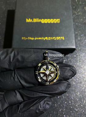 Mr.Bling半钻间金色指南针吊坠