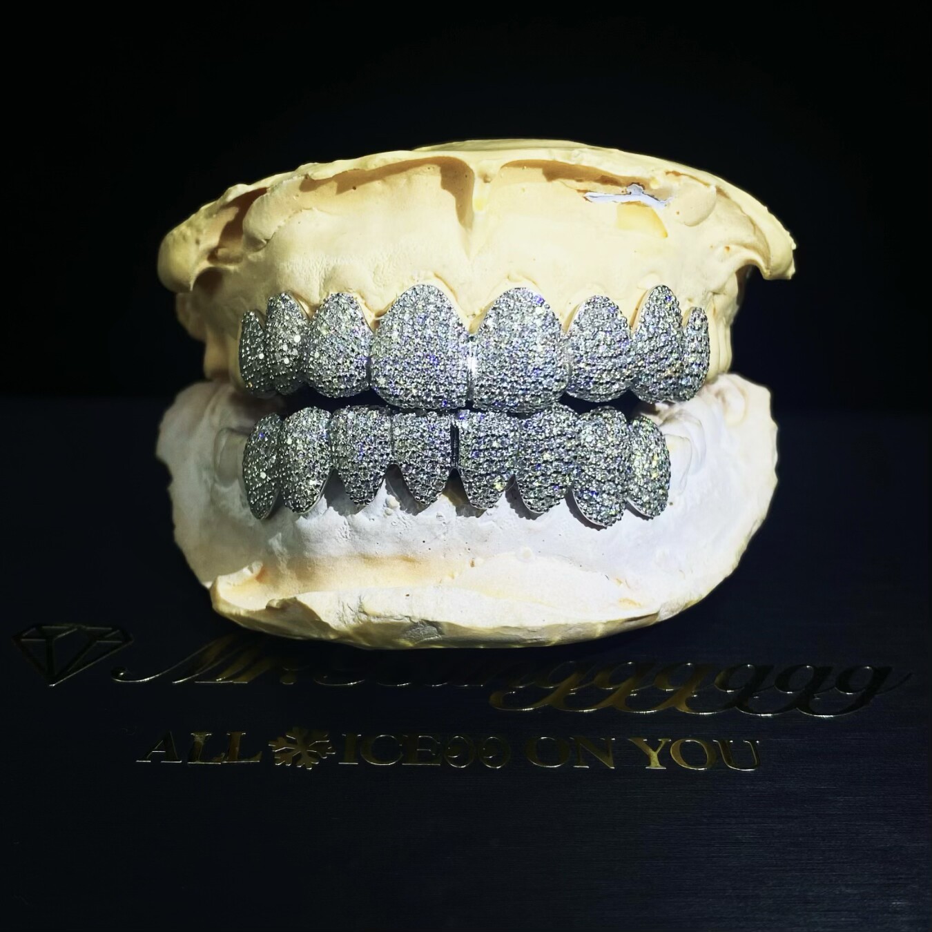 Mr.Blingggggg European and American hip-hop jewelry, private custom-made upper 8 and lower 8 sterling silver inlaid with moissanite and diamond teeth