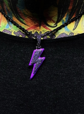 Mr.Blingggggg夜光滴油闪电吊坠