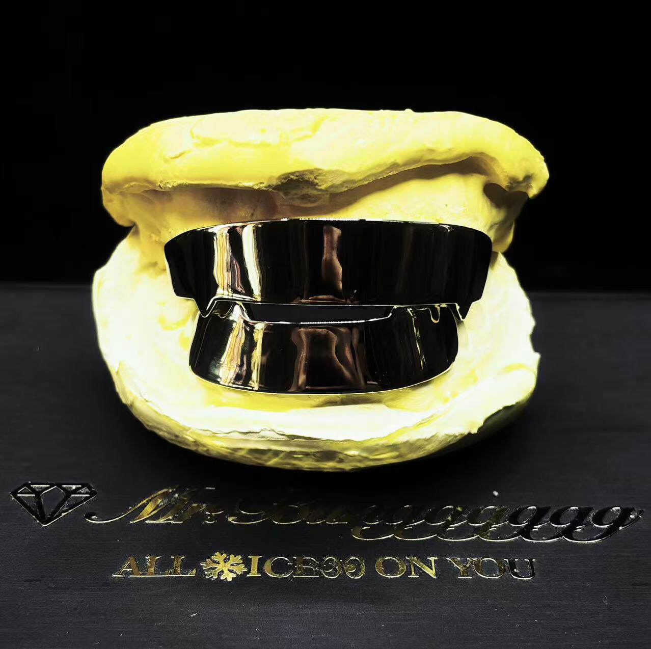 Mr.Blingggggg European and American hip-hop jewelry private custom Ye same style upper 8 lower 8 diamond-free smooth Grillz