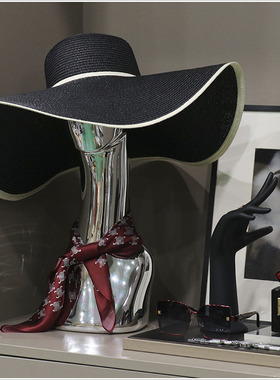 样板房衣帽间梳妆台衣柜