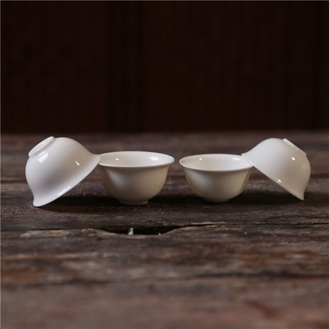 Chaozhou Kung Fu ຊາຕັ້ງກະດູກ jade porcelain ຊາຈອກຊາຈອກເຊລາມິກບໍລິສຸດຈອກຊາຮ້ານທົດສອບຈອກຄົວເຮືອນຂະຫນາດນ້ອຍກັບຄືນໄປບ່ອນປາກຈອກຊາ