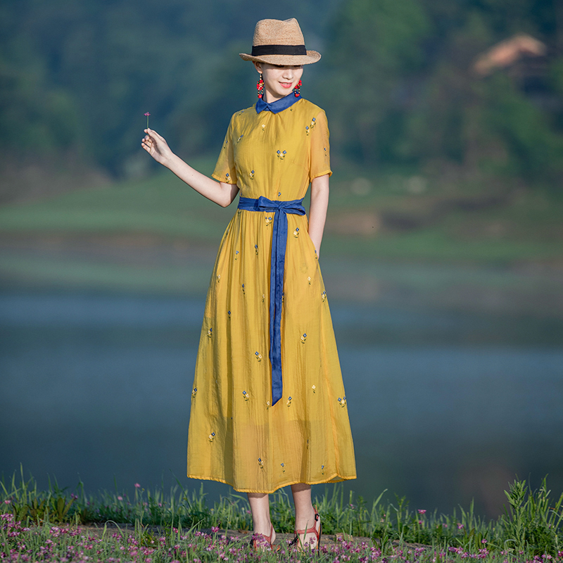 莹如衣语民族风绣花连衣裙夏季新款女装文艺复古显瘦气质花色长裙-图1