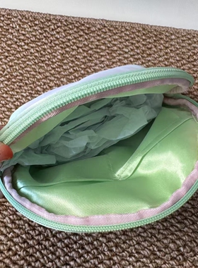欧舒丹彩贝便携化妆包专柜赠品