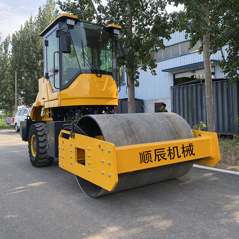 济宁压路机小型3吨座驾沟槽回填压实6吨8T地基边角草坪碾子压路机-图0