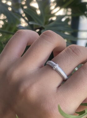 手握光芒。S925纯银镀金意大利拉丝工艺闪亮锆石戒指精致简约时髦